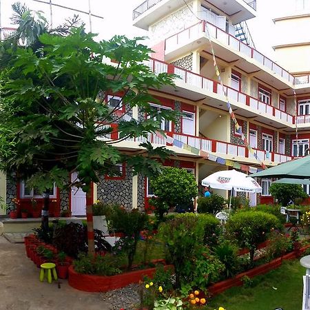Hotel Angel Pokhara Extérieur photo