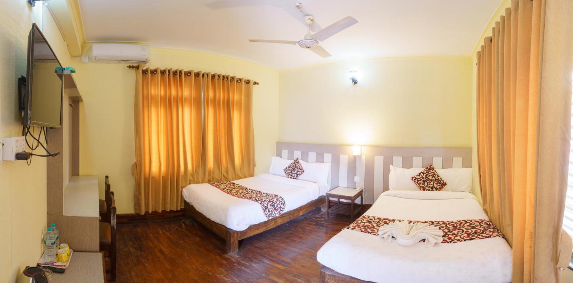 Hotel Angel Pokhara Extérieur photo