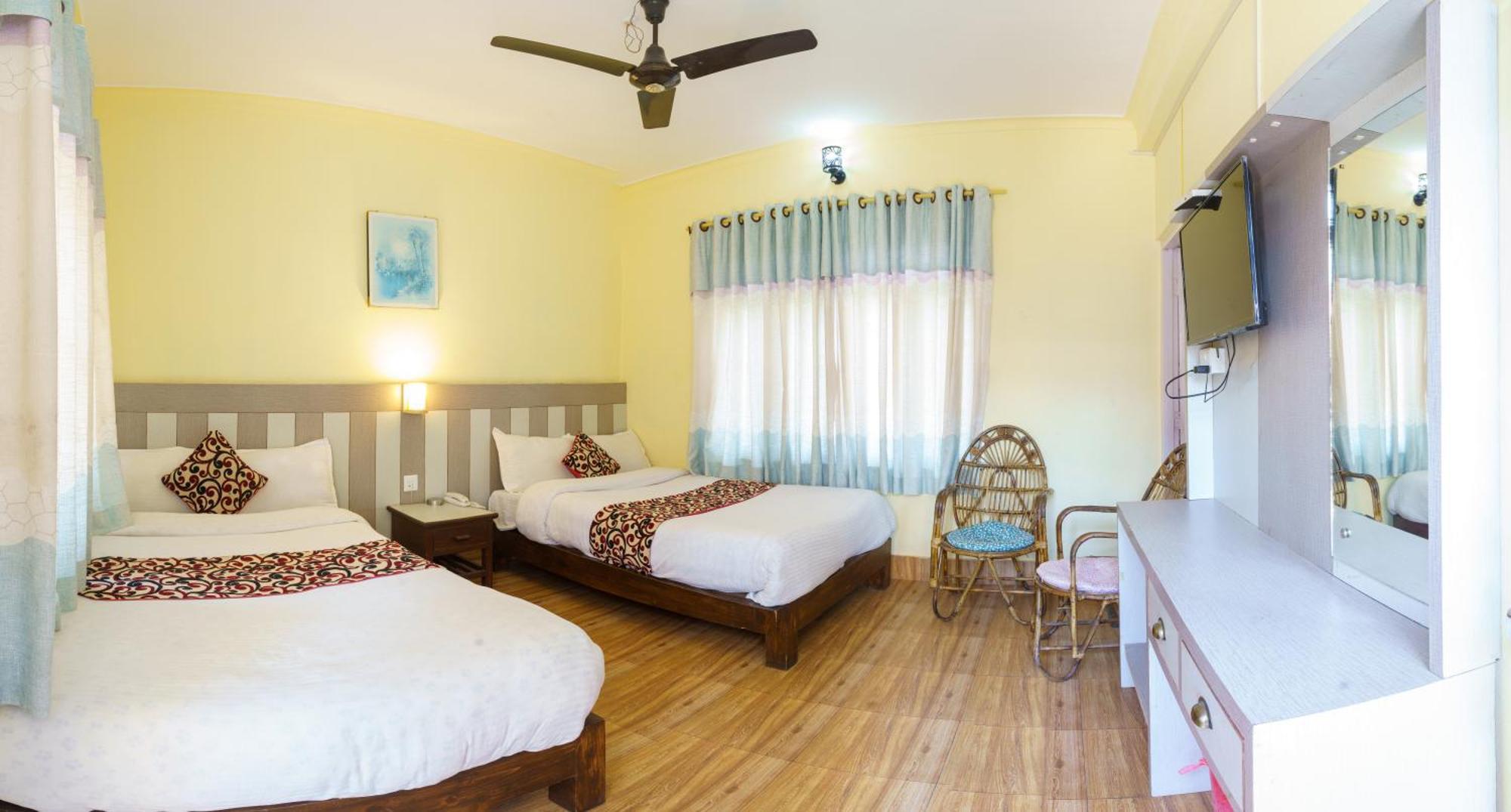 Hotel Angel Pokhara Extérieur photo