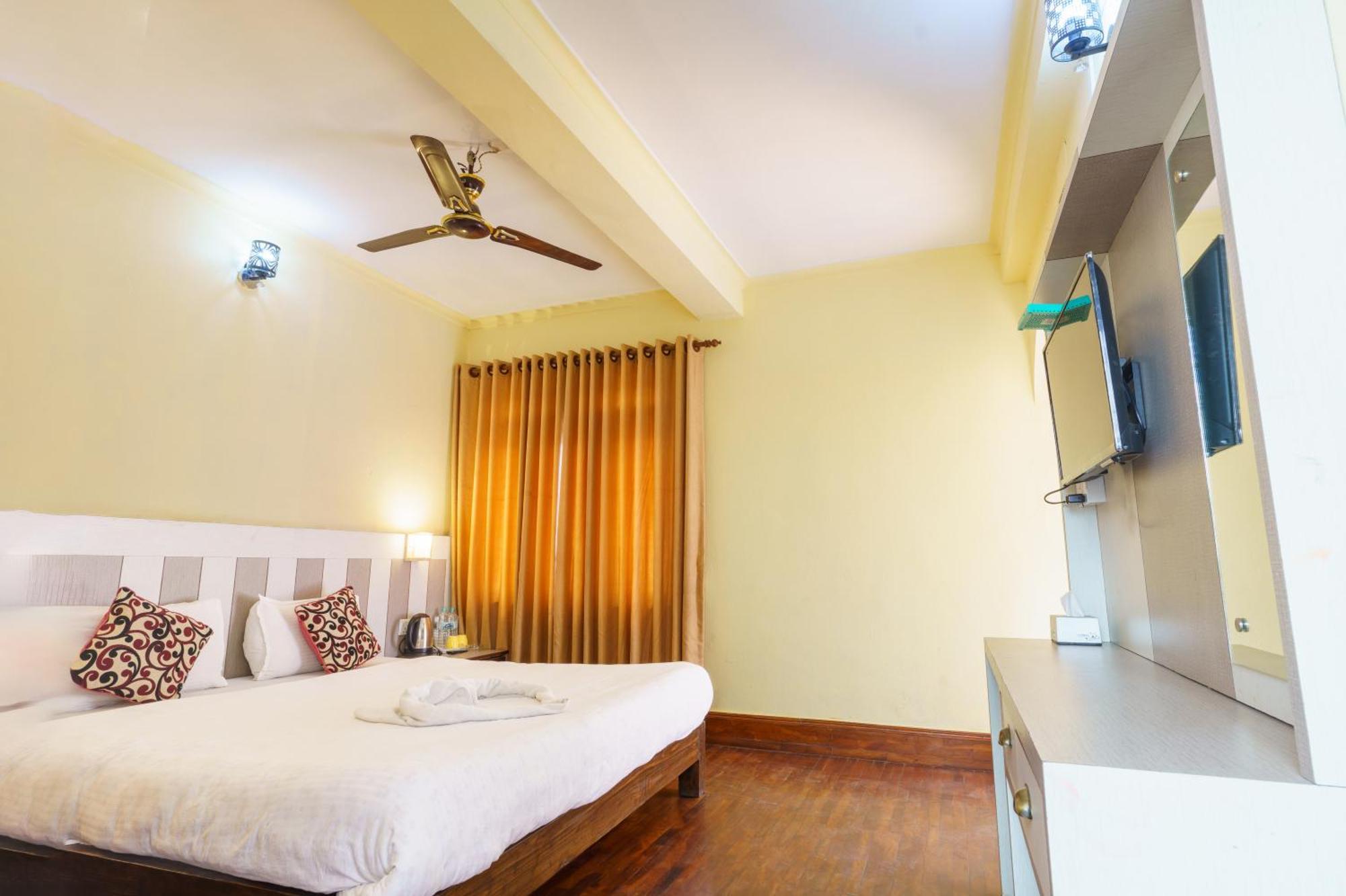 Hotel Angel Pokhara Extérieur photo