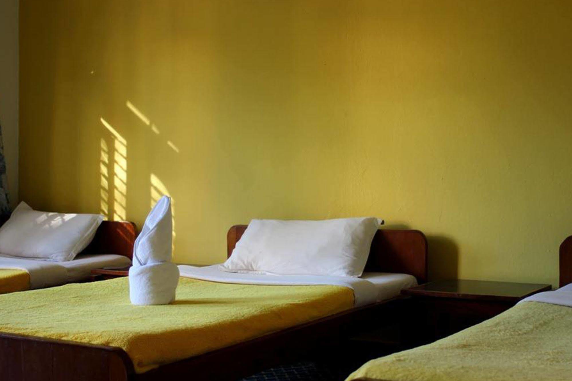 Hotel Angel Pokhara Extérieur photo